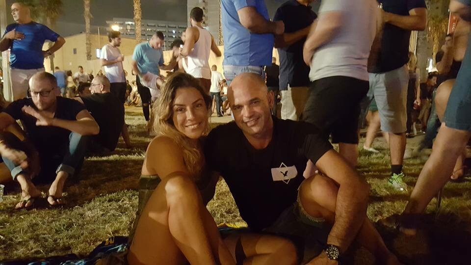 מיכל ויניב משדרים מהשטח